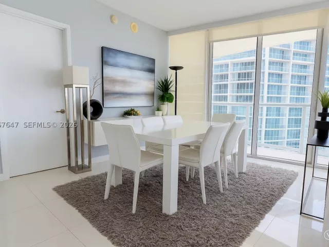 2-bedroom condo for sale in Miami - 495 Brickell Ave 5104 - MondialRealty