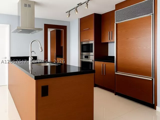 2-bedroom condo for sale in Miami - 495 Brickell Ave 5104 - MondialRealty