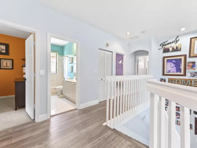 4-bedroom home for sale in West Palm Beach - 4442 ONEGA Circle - MondialRealty