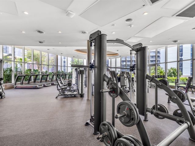 3-bedroom condo for rent in Miami - 700 NE 24th St 1203 - MondialRealty