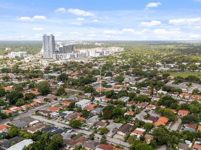 3-bedroom home for sale in Miami - 2784 SW 34th Ave - MondialRealty