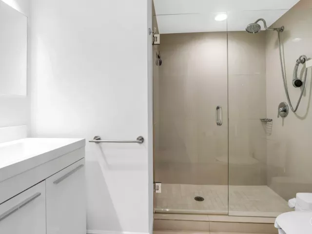 2-bedroom condo for sale in Miami - 1155 BRICKELL BAY Drive 2509 - MondialRealty