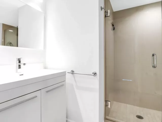 2-bedroom condo for sale in Miami - 1155 BRICKELL BAY Drive 2509 - MondialRealty