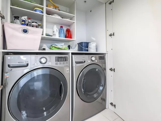 2-bedroom condo for sale in Miami - 1155 BRICKELL BAY Drive 2509 - MondialRealty