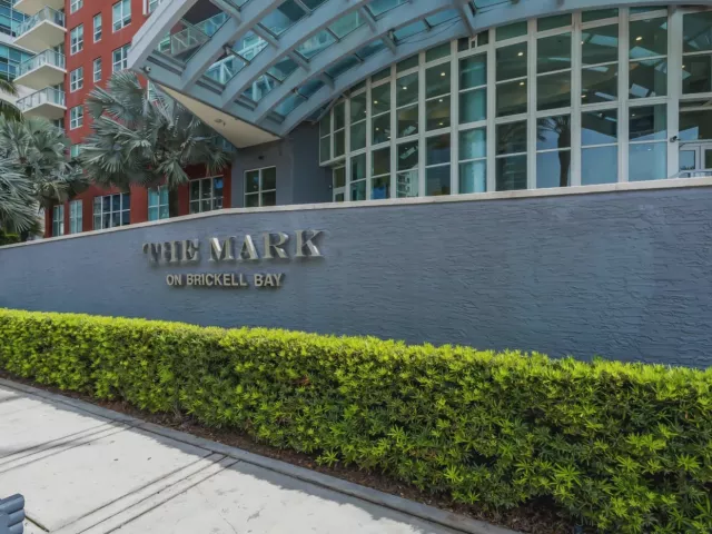 2-bedroom condo for sale in Miami - 1155 BRICKELL BAY Drive 2509 - MondialRealty