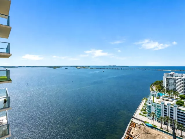 2-bedroom condo for sale in Miami - 1155 BRICKELL BAY Drive 2509 - MondialRealty