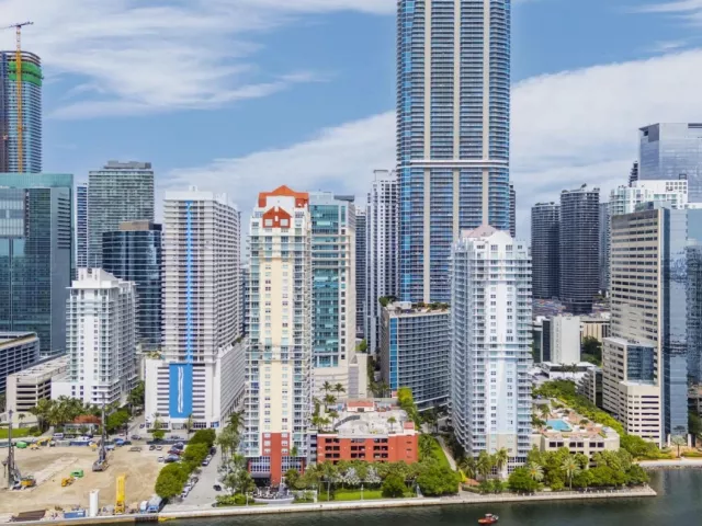 2-bedroom condo for sale in Miami - 1155 BRICKELL BAY Drive 2509 - MondialRealty