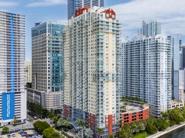 2-bedroom condo for sale in Miami - 1155 BRICKELL BAY Drive 2509 - MondialRealty
