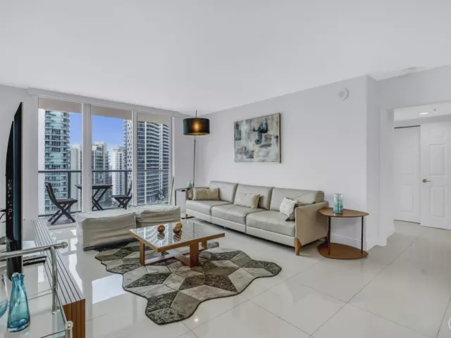 2-bedroom condo for sale in Miami - 1155 BRICKELL BAY Drive 2509 - MondialRealty