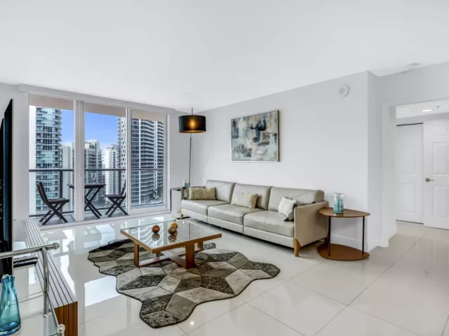 2-bedroom condo for sale in Miami - 1155 BRICKELL BAY Drive 2509 - MondialRealty