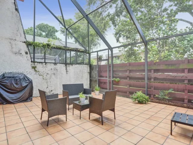 3-bedroom home for sale in Hollywood - 3003 Lakewood Ln - MondialRealty