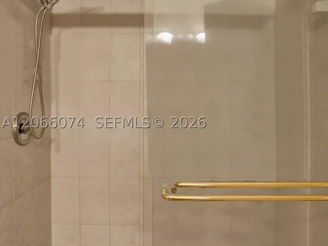 3-bedroom home for sale in Hollywood - 3003 Lakewood Ln - MondialRealty
