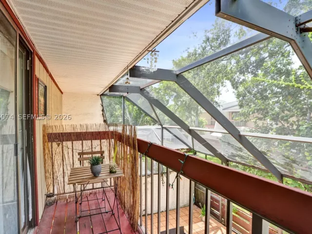 3-bedroom home for sale in Hollywood - 3003 Lakewood Ln - MondialRealty