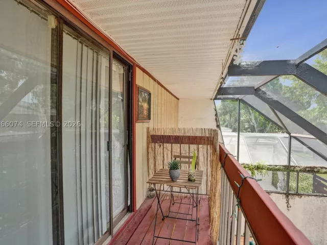 3-bedroom home for sale in Hollywood - 3003 Lakewood Ln - MondialRealty