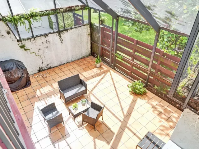 3-bedroom home for sale in Hollywood - 3003 Lakewood Ln - MondialRealty