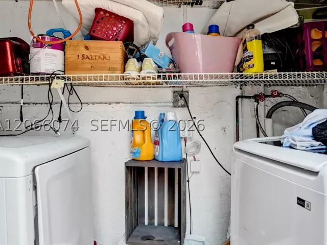 3-bedroom home for sale in Hollywood - 3003 Lakewood Ln - MondialRealty