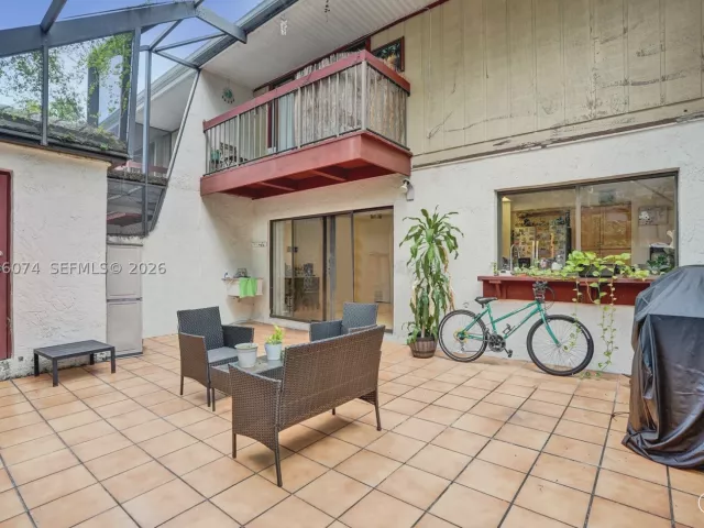 3-bedroom home for sale in Hollywood - 3003 Lakewood Ln - MondialRealty