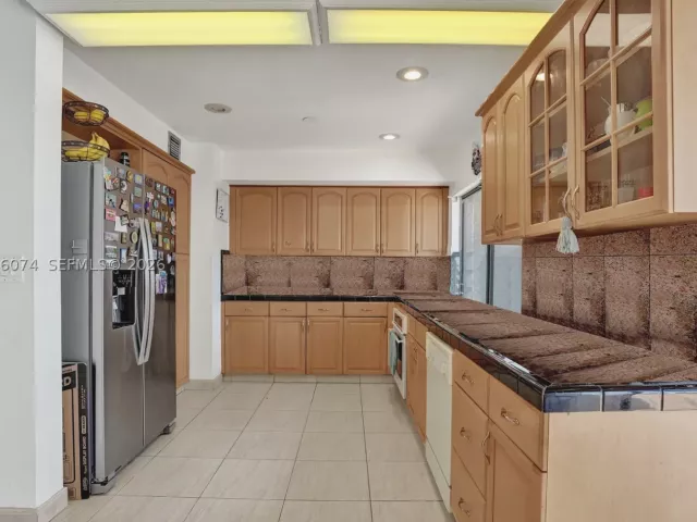 3-bedroom home for sale in Hollywood - 3003 Lakewood Ln - MondialRealty