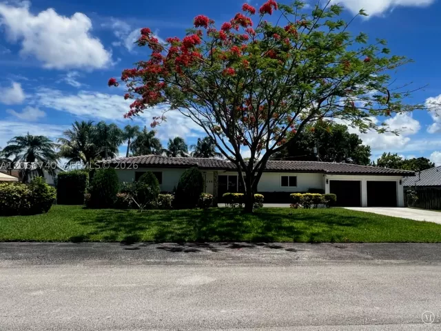 3-bedroom home for sale in Hollywood - 3460 Buchanan St - MondialRealty
