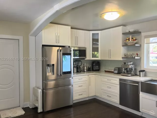 3-bedroom home for sale in Hollywood - 3460 Buchanan St - MondialRealty