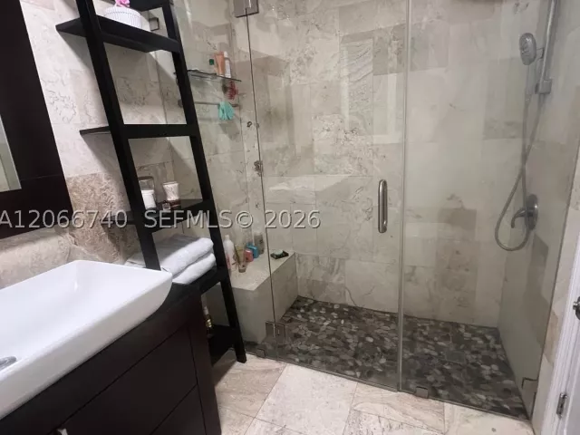 3-bedroom home for sale in Hollywood - 3460 Buchanan St - MondialRealty