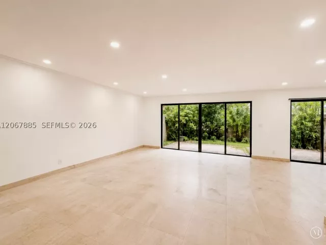 4-bedroom home for sale in Hollywood - 406 Saint Andrews Rd 53 - MondialRealty