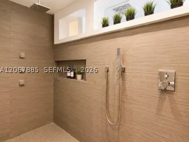 4-bedroom home for sale in Hollywood - 406 Saint Andrews Rd 53 - MondialRealty