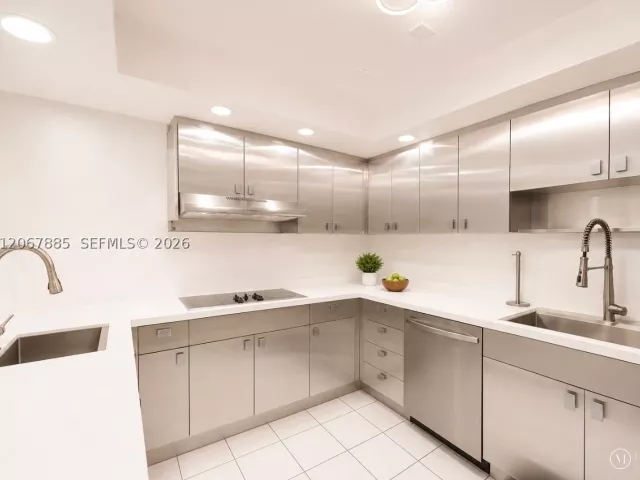 4-bedroom home for sale in Hollywood - 406 Saint Andrews Rd 53 - MondialRealty