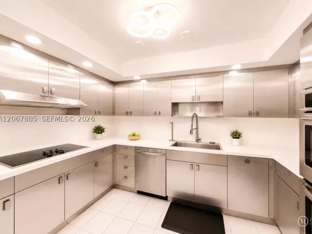 4-bedroom home for sale in Hollywood - 406 Saint Andrews Rd 53 - MondialRealty
