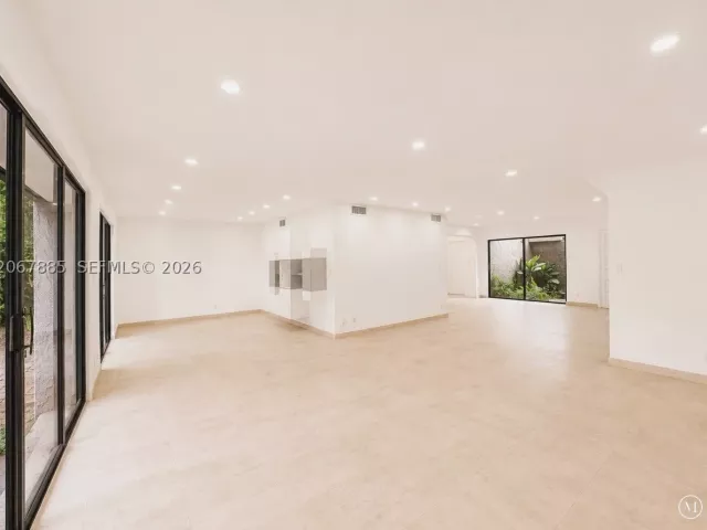 4-bedroom home for sale in Hollywood - 406 Saint Andrews Rd 53 - MondialRealty