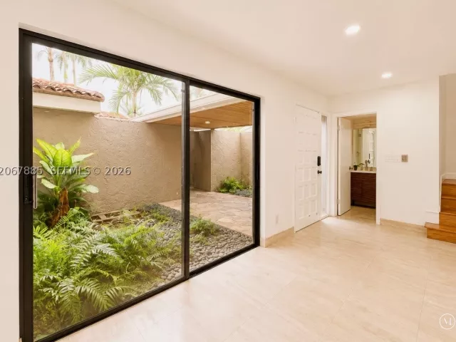 4-bedroom home for sale in Hollywood - 406 Saint Andrews Rd 53 - MondialRealty