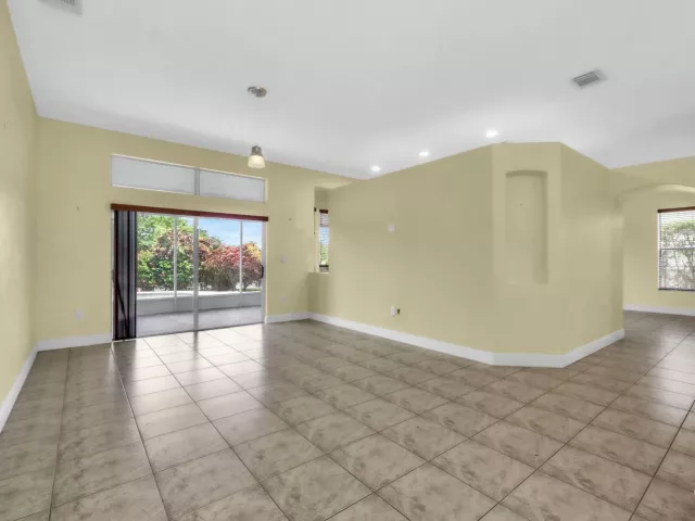 4-bedroom home for sale in Pembroke Pines - 2325 NW 186th Avenue - MondialRealty