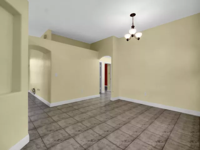 4-bedroom home for sale in Pembroke Pines - 2325 NW 186th Avenue - MondialRealty