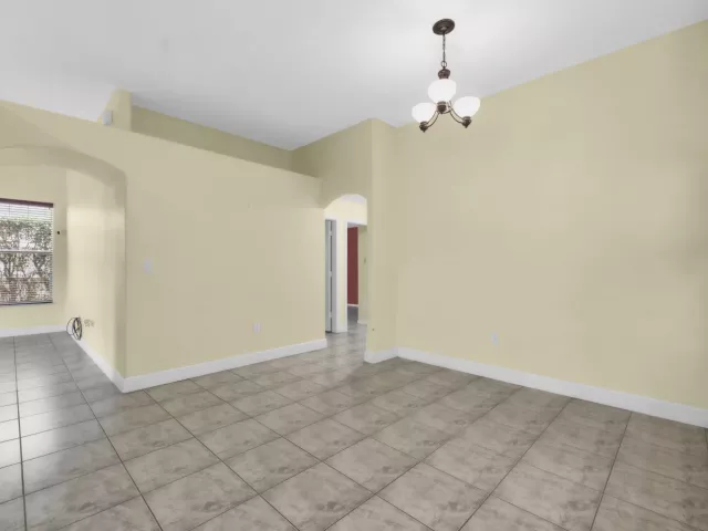 4-bedroom home for sale in Pembroke Pines - 2325 NW 186th Avenue - MondialRealty