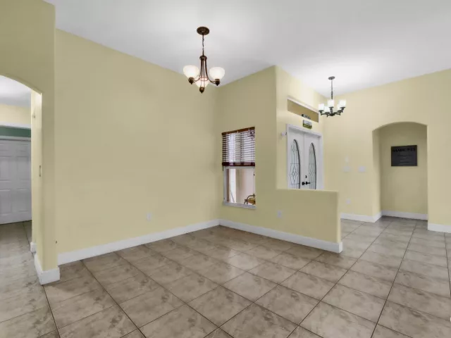 4-bedroom home for sale in Pembroke Pines - 2325 NW 186th Avenue - MondialRealty