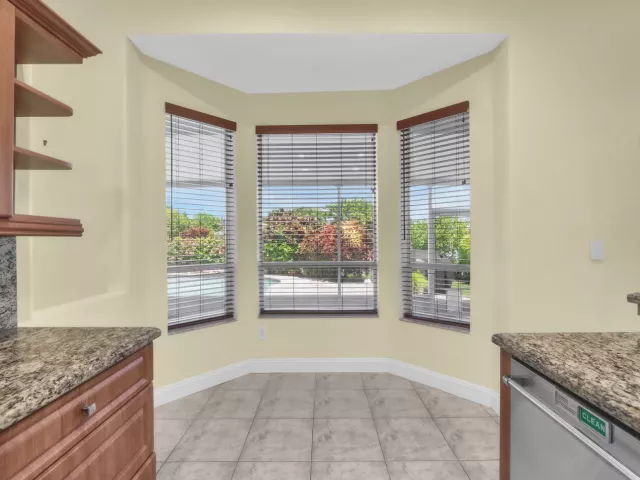 4-bedroom home for sale in Pembroke Pines - 2325 NW 186th Avenue - MondialRealty
