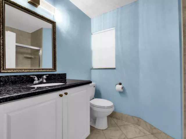 4-bedroom home for sale in Pembroke Pines - 2325 NW 186th Avenue - MondialRealty