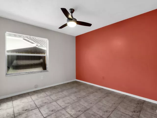 4-bedroom home for sale in Pembroke Pines - 2325 NW 186th Avenue - MondialRealty