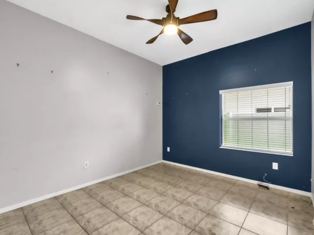 4-bedroom home for sale in Pembroke Pines - 2325 NW 186th Avenue - MondialRealty