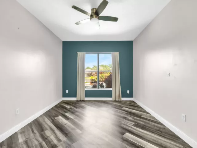 4-bedroom home for sale in Pembroke Pines - 2325 NW 186th Avenue - MondialRealty