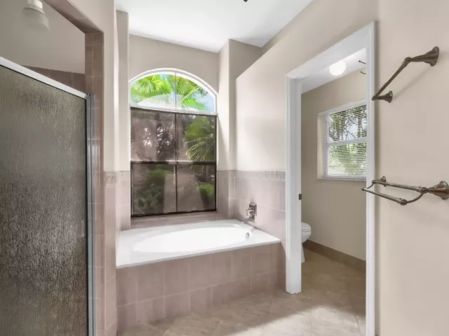 4-bedroom home for sale in Pembroke Pines - 2325 NW 186th Avenue - MondialRealty