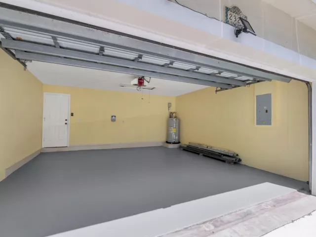 4-bedroom home for sale in Pembroke Pines - 2325 NW 186th Avenue - MondialRealty
