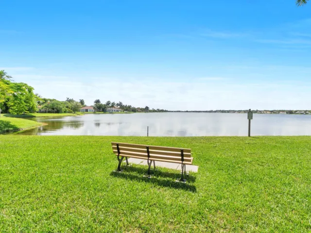 4-bedroom home for sale in Pembroke Pines - 2325 NW 186th Avenue - MondialRealty