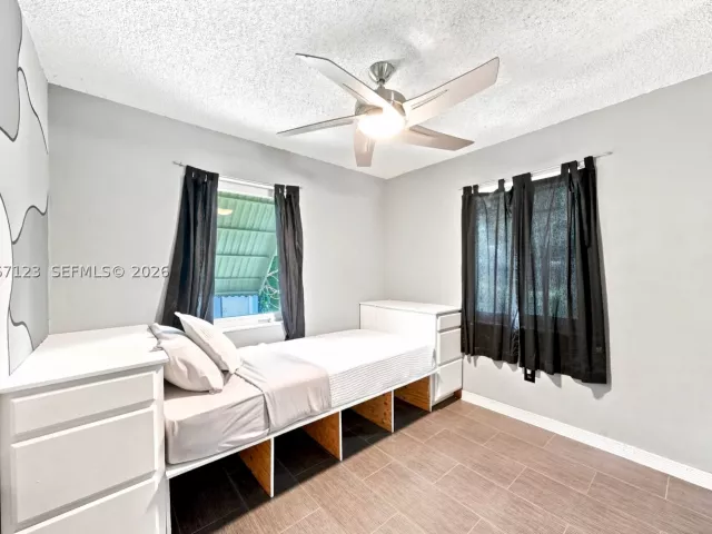 2-bedroom home for sale in Miami - 5525 SW 112th Ave - MondialRealty