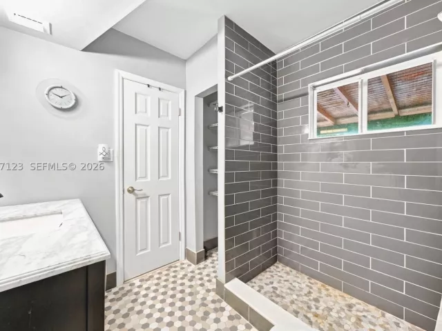 2-bedroom home for sale in Miami - 5525 SW 112th Ave - MondialRealty