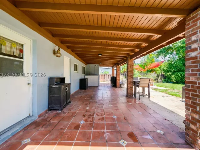 2-bedroom home for sale in Miami - 5525 SW 112th Ave - MondialRealty
