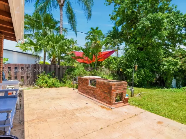 2-bedroom home for sale in Miami - 5525 SW 112th Ave - MondialRealty