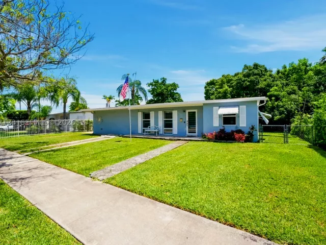 2-bedroom home for sale in Miami - 5525 SW 112th Ave - MondialRealty