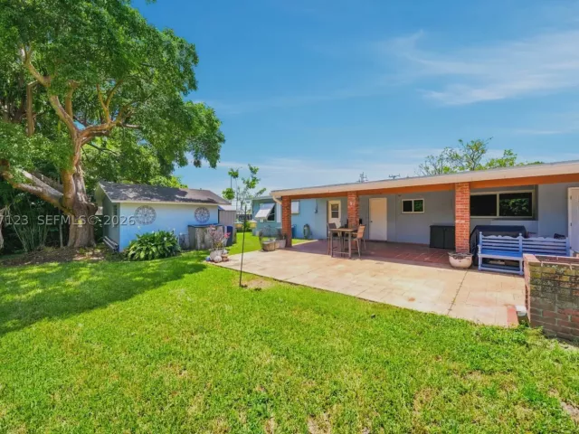2-bedroom home for sale in Miami - 5525 SW 112th Ave - MondialRealty