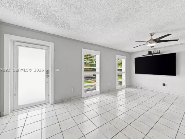 2-bedroom home for sale in Miami - 5525 SW 112th Ave - MondialRealty